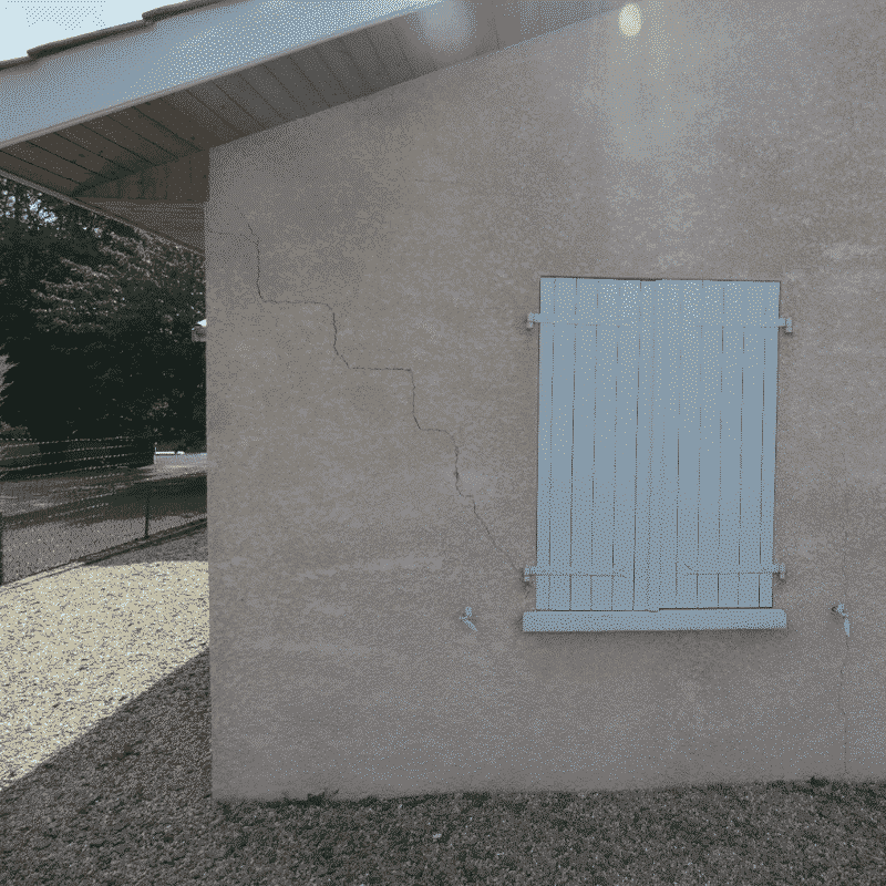Rotation d'un angle créant des fissures dans l'Aude 11